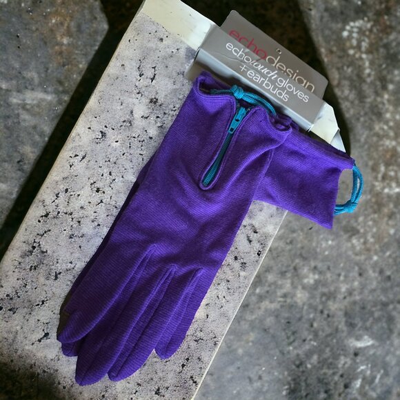 NWT ECHO DESIGN ( S ) Touch Gloves in Purple and Ear Buds Bag - Picture 1 of 5
